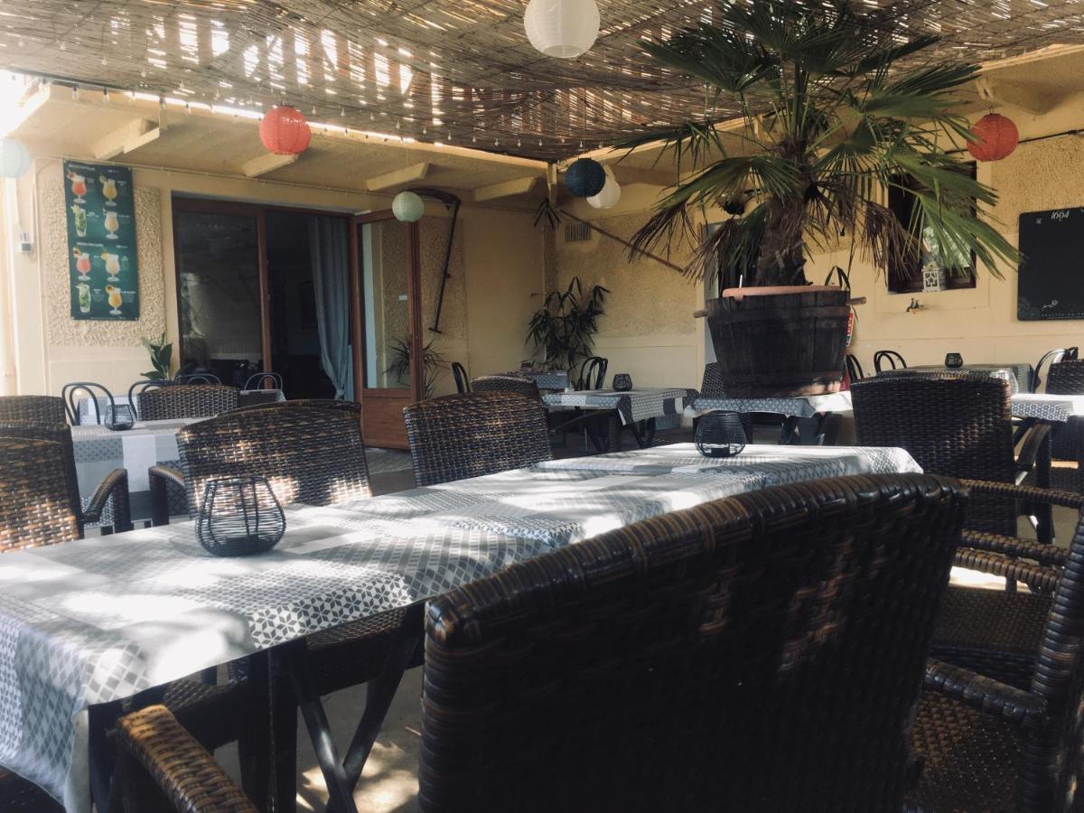 Auberge Du Relais D Auniac Hotel Bar Restaurant Piscine Anglars-Nozac Exterior foto